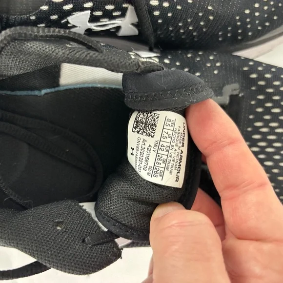 Under Armour, Men's 8.5 Athletic, Charged Bandit 4, Black, Running Sneakers - Picture 10 of 10